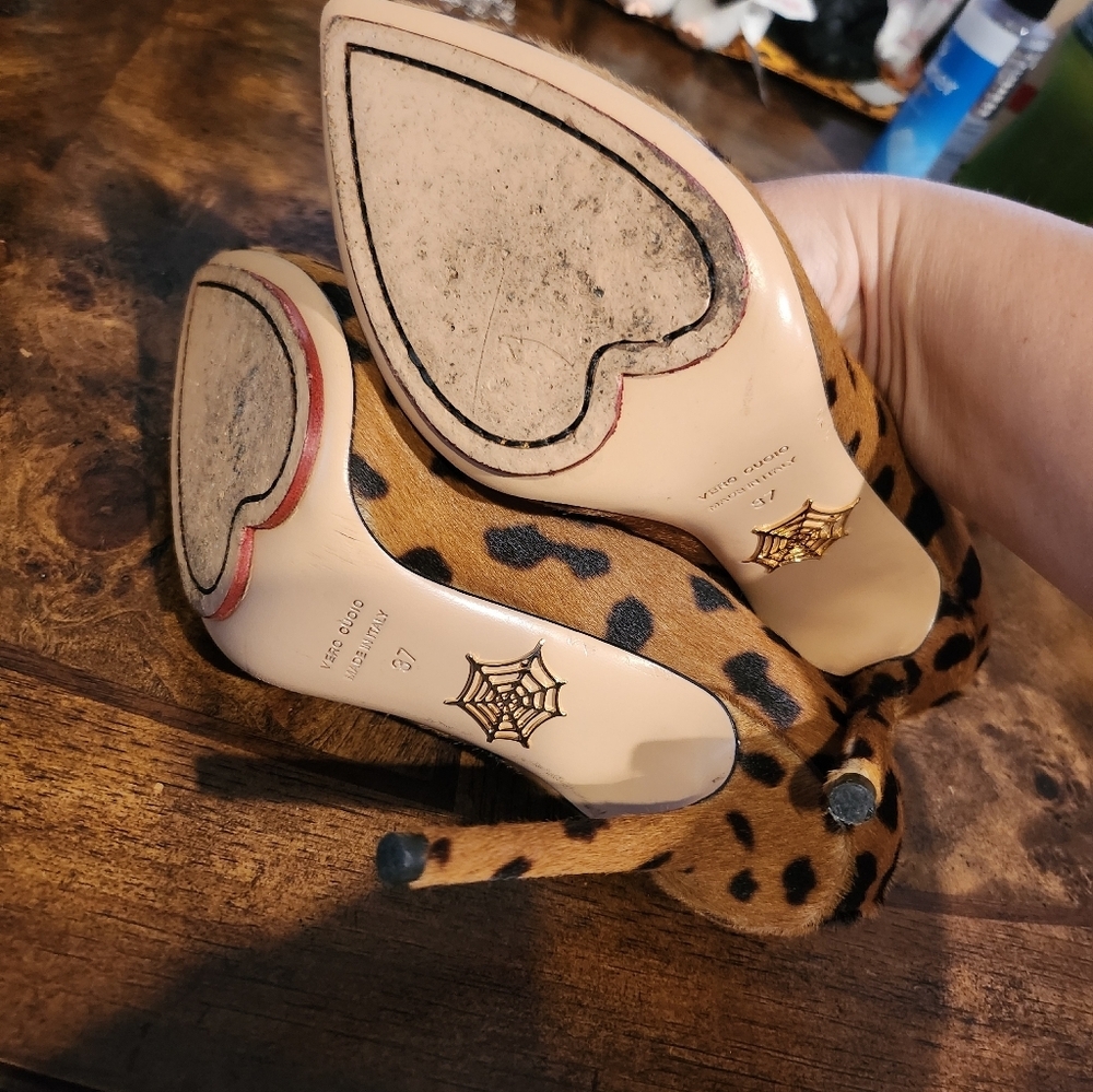 Charlotte Olympia Monroe leopard print ponyhair court heels size 37 - Picture 6 of 8